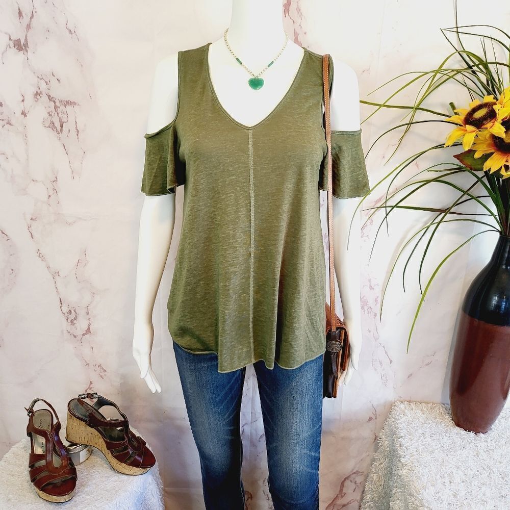 Sanctuary cold shoulder olive green top